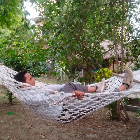Hotel Tiger Tops Sauraha Dış mekan fotoğraf