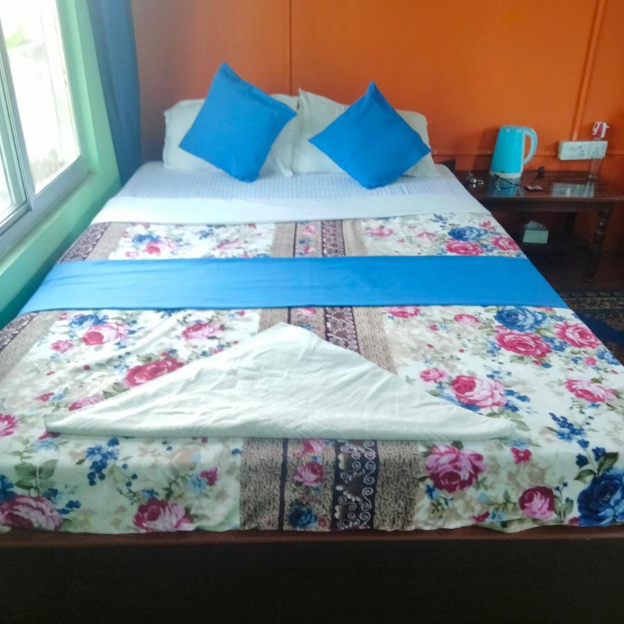Hotel Tiger Tops Sauraha Dış mekan fotoğraf