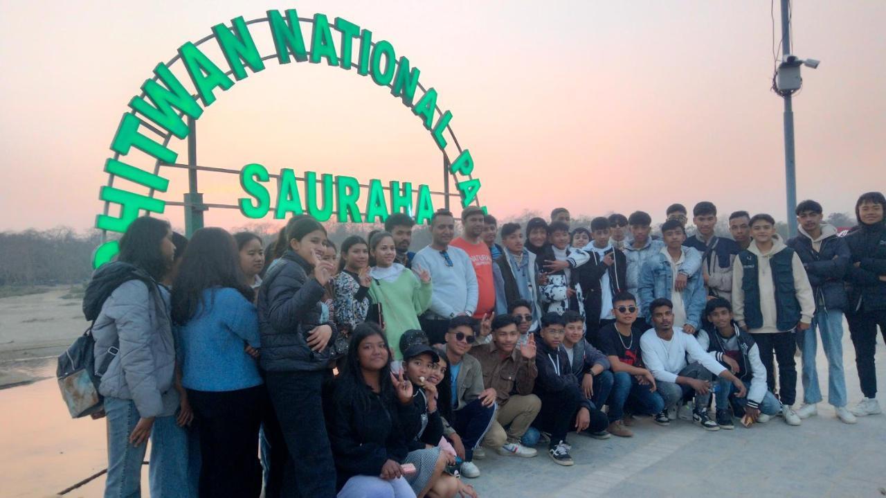 Hotel Tiger Tops Sauraha Dış mekan fotoğraf