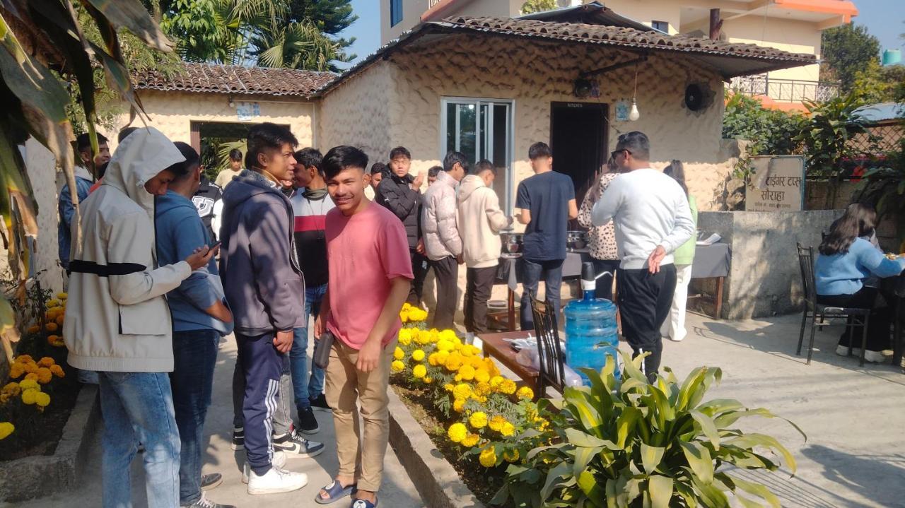 Hotel Tiger Tops Sauraha Dış mekan fotoğraf
