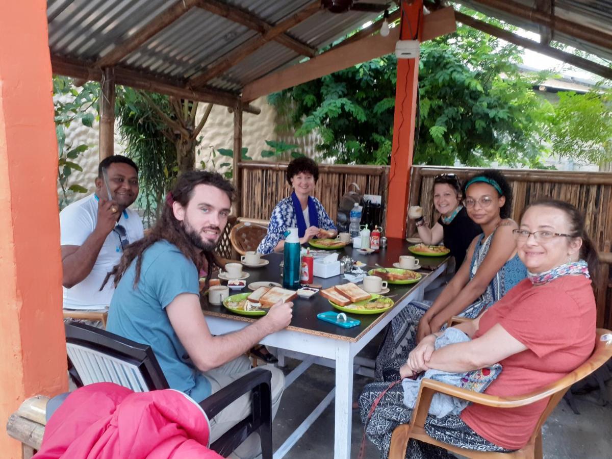 Hotel Tiger Tops Sauraha Dış mekan fotoğraf