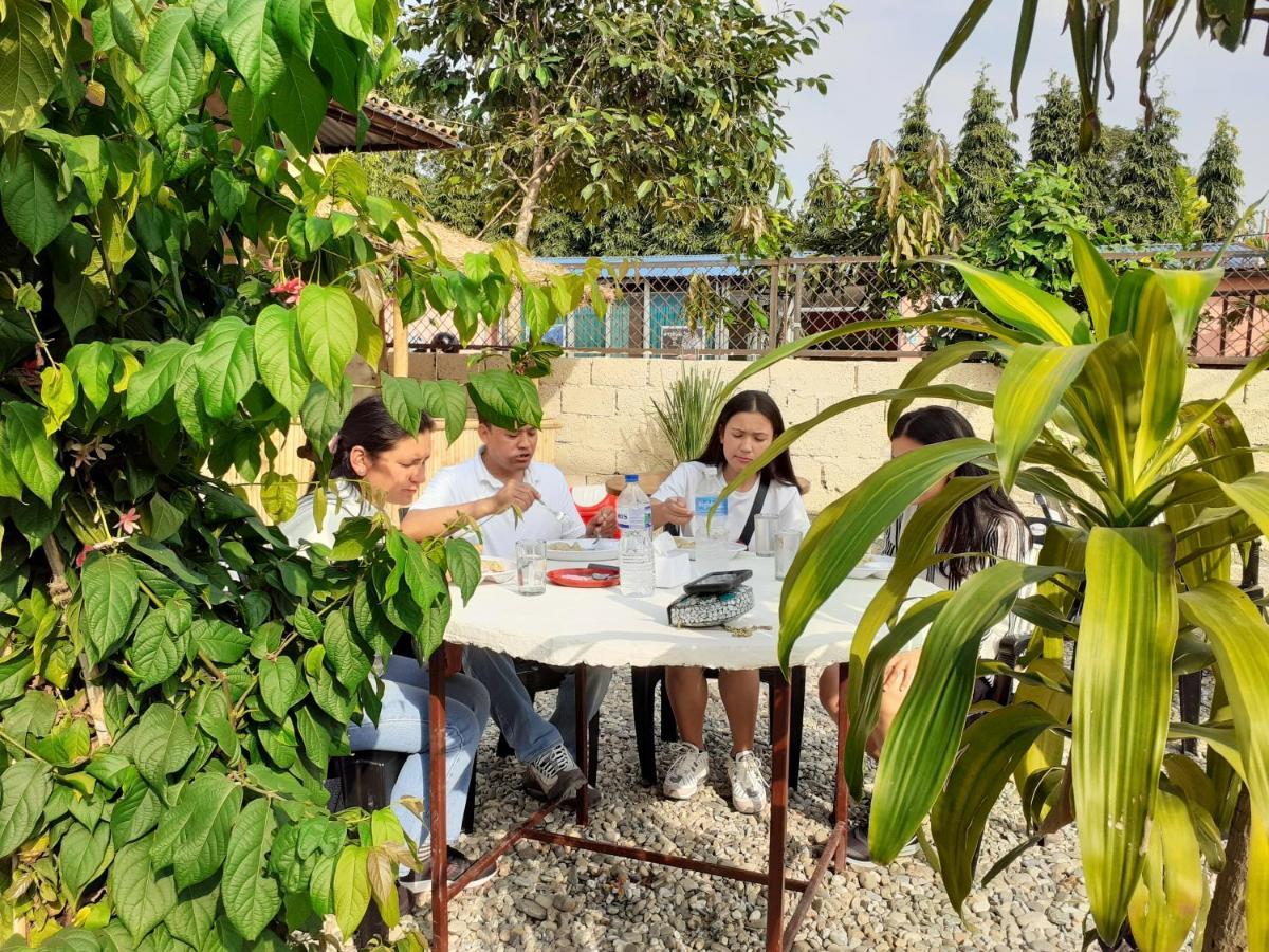 Hotel Tiger Tops Sauraha Dış mekan fotoğraf