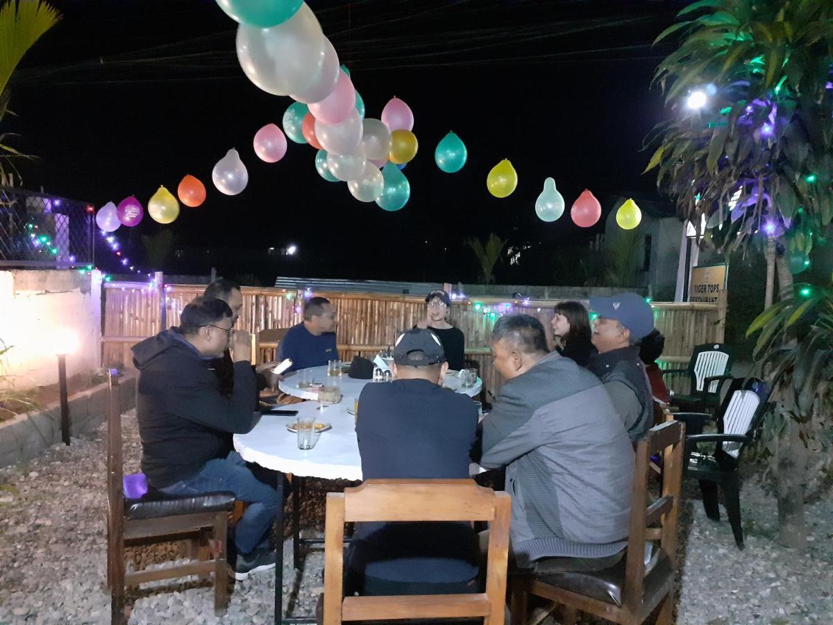 Hotel Tiger Tops Sauraha Dış mekan fotoğraf